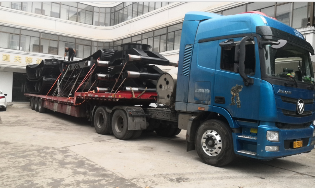 Another Bacth of SUNTON Low Ground Pressure Undercarriage were Supplied to Overseas Market. 
