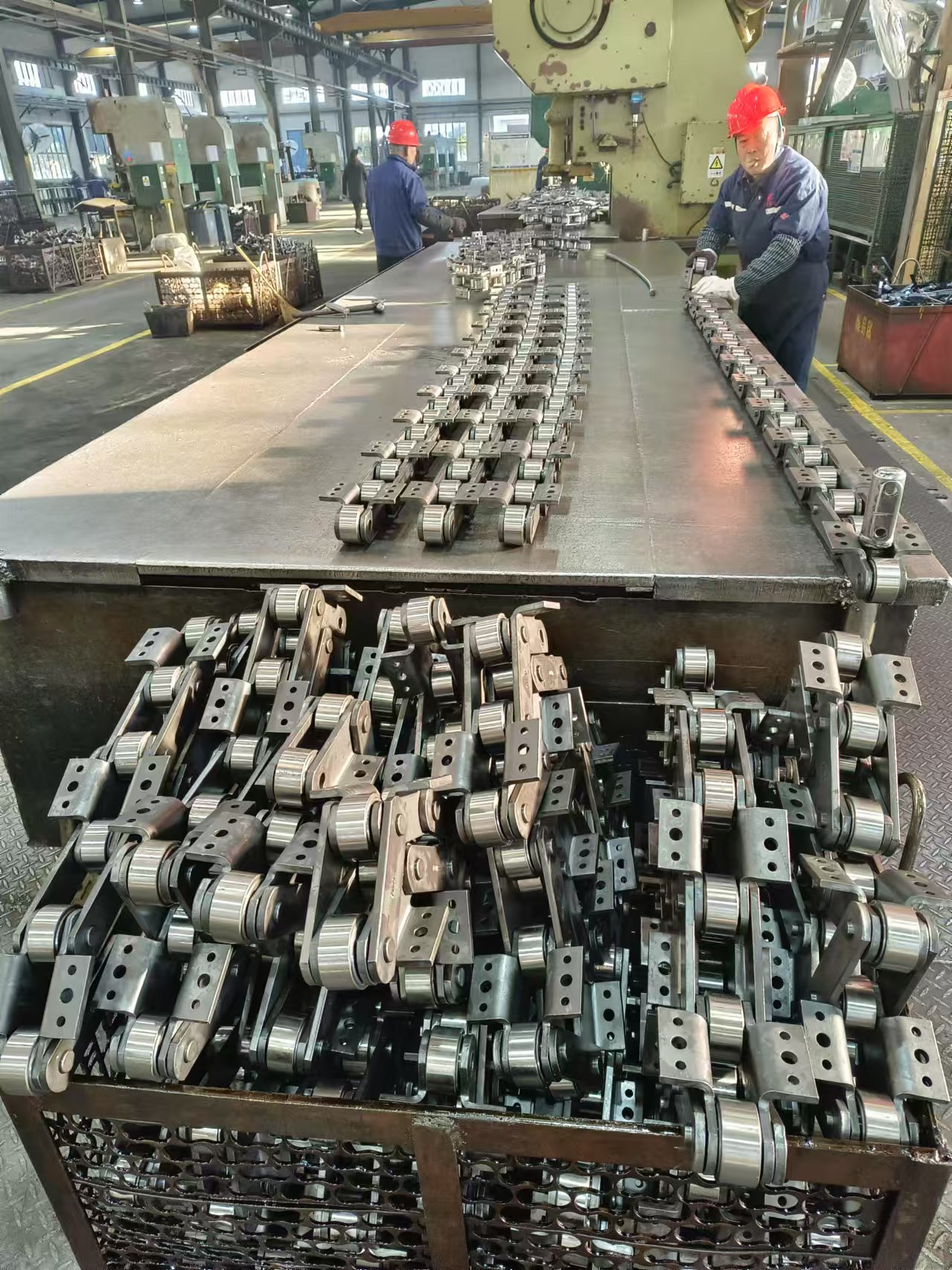 Another Big Batch of SUNTON Marsh Buggy Track Chains were Supplied to Overseas market!